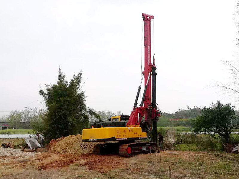 鉆孔機怎么打地基？地基好工具